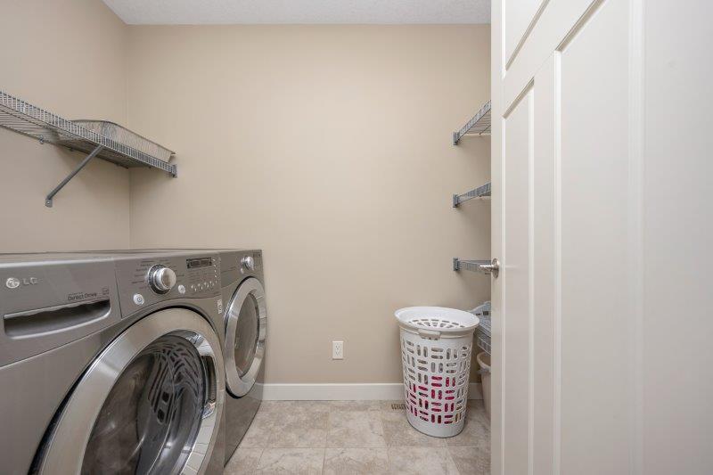 9335 14 Avenue Southwest, Calgary, 3 Bedrooms Bedrooms, 0 ,3.5 BathroomsBathrooms,Houses,Rented,9335 14 Avenue Southwest,0,3294
