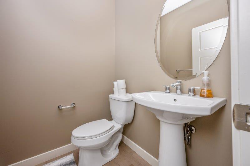 9335 14 Avenue Southwest, Calgary, 3 Bedrooms Bedrooms, 0 ,3.5 BathroomsBathrooms,Houses,Rented,9335 14 Avenue Southwest,0,3294