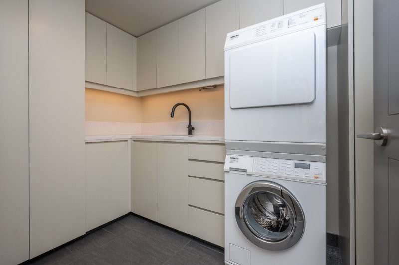 8801, 400 Eau Claire Avenue SW, Calgary, 2 Bedrooms Bedrooms, 0 ,2.5 BathroomsBathrooms,Condos/Townhouses,For Rent,Prince’s Island Estates,8801, 400 Eau Claire Avenue SW,0,3298
