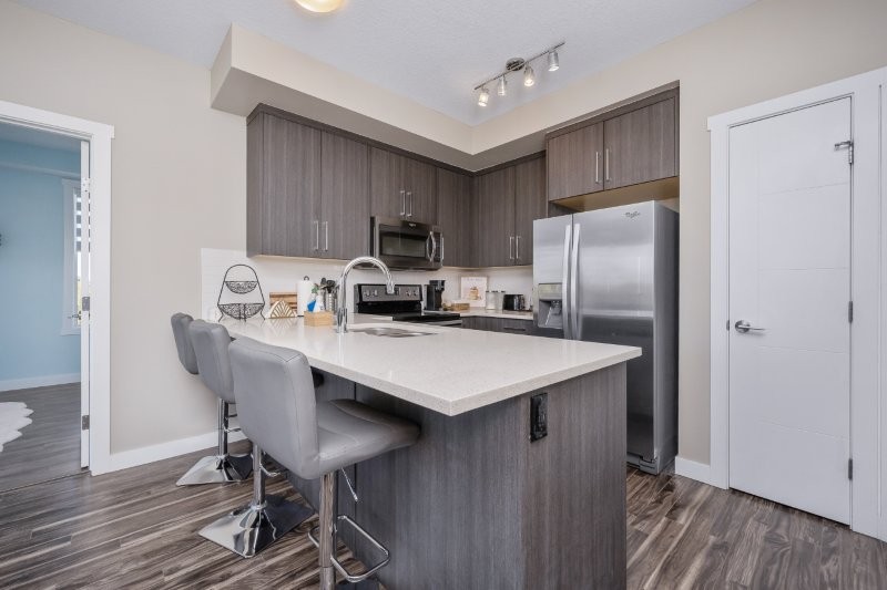403, 605 17 Avenue NW, Calgary, 2 Bedrooms Bedrooms, 0 ,2 BathroomsBathrooms,Condos/Townhouses,For Rent,Elm on 17th,403, 605 17 Avenue NW,0,3301