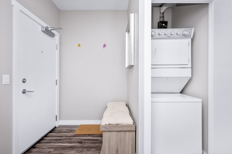 403, 605 17 Avenue NW, Calgary, 2 Bedrooms Bedrooms, 0 ,2 BathroomsBathrooms,Condos/Townhouses,For Rent,Elm on 17th,403, 605 17 Avenue NW,0,3301
