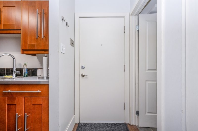 203, 515 57 Avenue SW, Calgary, 1 Bedroom Bedrooms, 0 ,1 BathroomBathrooms,Condos/Townhouses,For Rent,Windsor Manor,203, 515 57 Avenue SW,0,3302