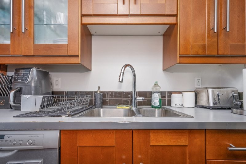 203, 515 57 Avenue SW, Calgary, 1 Bedroom Bedrooms, 0 ,1 BathroomBathrooms,Condos/Townhouses,For Rent,Windsor Manor,203, 515 57 Avenue SW,0,3302