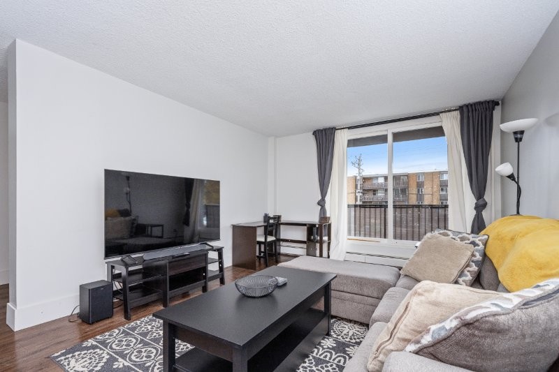 203, 515 57 Avenue SW, Calgary, 1 Bedroom Bedrooms, 0 ,1 BathroomBathrooms,Condos/Townhouses,For Rent,Windsor Manor,203, 515 57 Avenue SW,0,3302