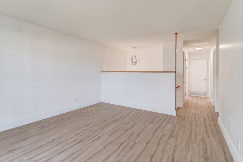 3115 113 Avenue Northwest, Edmonton, 3 Bedrooms Bedrooms, 0 ,1 BathroomBathrooms,Houses,For Rent,3115 113 Avenue Northwest,0,3303