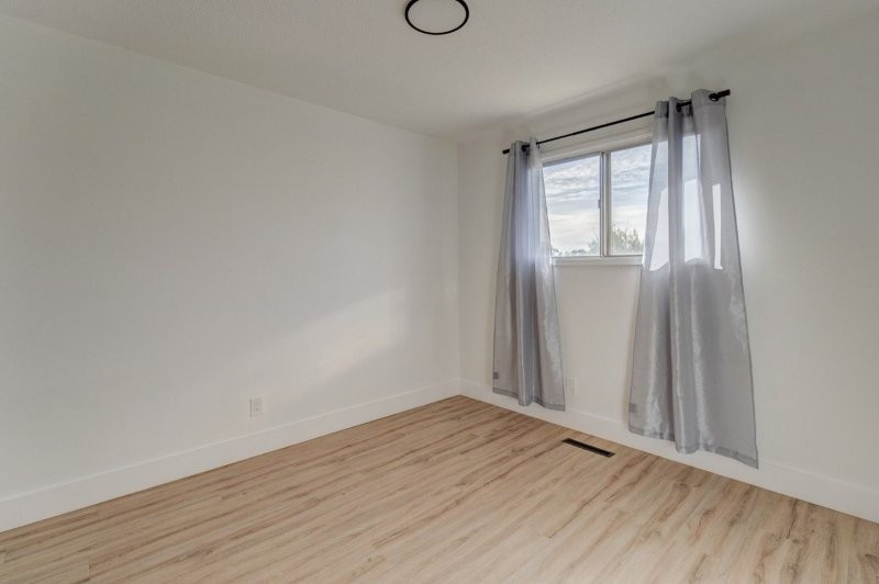 3115 113 Avenue Northwest, Edmonton, 3 Bedrooms Bedrooms, 0 ,1 BathroomBathrooms,Houses,For Rent,3115 113 Avenue Northwest,0,3303