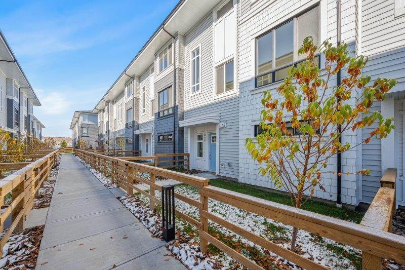 206, 857 Belmont Drive SW, Calgary, 2 Bedrooms Bedrooms, 0 ,2.5 BathroomsBathrooms,Condos/Townhouses,For Rent,206, 857 Belmont Drive SW,0,3308