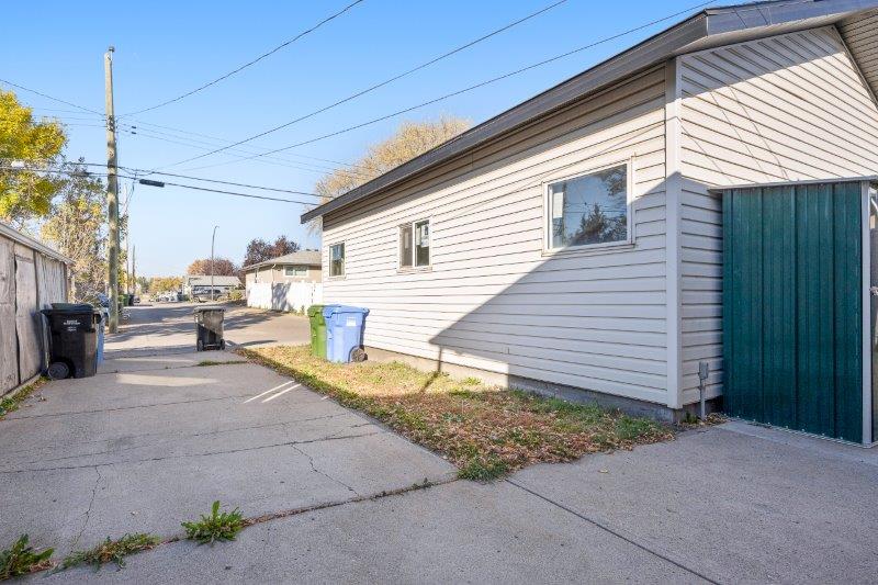 3800 Dover Ridge Drive SE - Unit A, Calgary, 3 Bedrooms Bedrooms, 0 ,1 BathroomBathrooms,Houses,For Rent,3800 Dover Ridge Drive SE - Unit A,0,3310