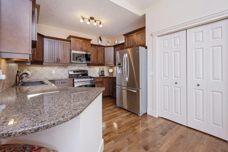 544 Rocky Vista Gardens NW, Calgary, 2 Bedrooms Bedrooms, 0 ,2 BathroomsBathrooms,Condos/Townhouses,For Rent,0,3311
