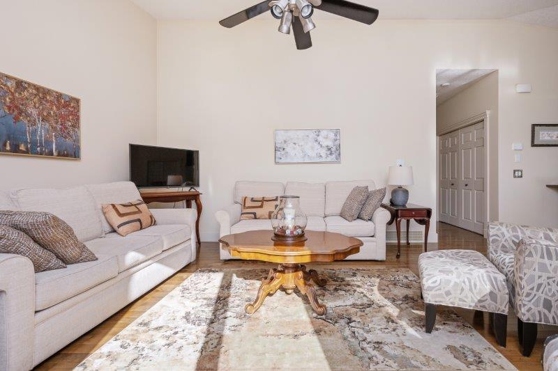 544 Rocky Vista Gardens NW, Calgary, 2 Bedrooms Bedrooms, 0 ,2 BathroomsBathrooms,Condos/Townhouses,For Rent,0,3311
