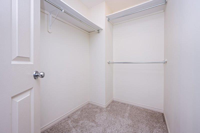 121 Rockbluff Place NW, Calgary, 4 Bedrooms Bedrooms, 0 ,3.5 BathroomsBathrooms,Houses,For Rent,121 Rockbluff Place NW,0,3312