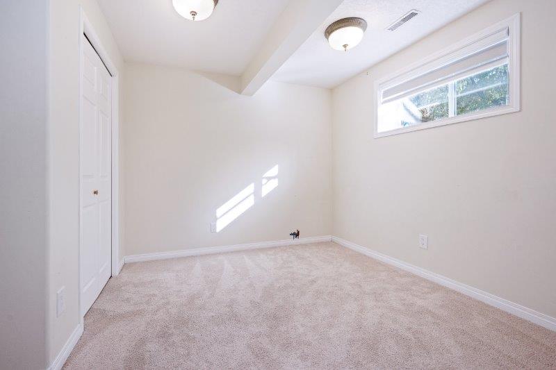 121 Rockbluff Place NW, Calgary, 4 Bedrooms Bedrooms, 0 ,3.5 BathroomsBathrooms,Houses,For Rent,121 Rockbluff Place NW,0,3312