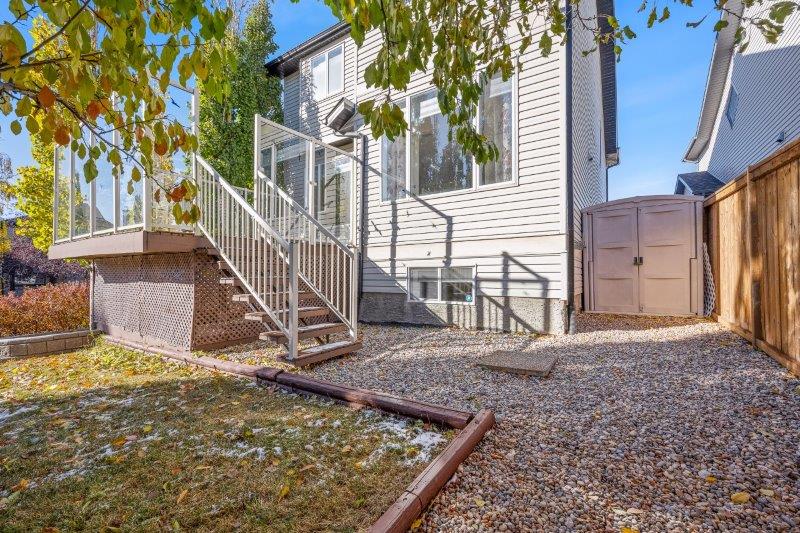 121 Rockbluff Place NW, Calgary, 4 Bedrooms Bedrooms, 0 ,3.5 BathroomsBathrooms,Houses,For Rent,121 Rockbluff Place NW,0,3312