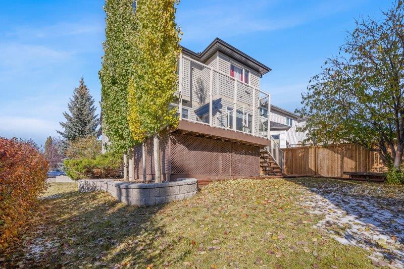 121 Rockbluff Place NW, Calgary, 4 Bedrooms Bedrooms, 0 ,3.5 BathroomsBathrooms,Houses,For Rent,121 Rockbluff Place NW,0,3312