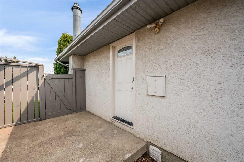 3800 Dover Ridge Drive Southeast, Calgary, 2 Bedrooms Bedrooms, 0 ,1 BathroomBathrooms,Houses,For Rent,3800 Dover Ridge Drive Southeast,0,3318 3800 Dover Ridge Drive Southeast, Calgary, 2 Bedrooms Bedrooms, 0 ,1 BathroomBathrooms,Houses,For Rent,3800 Dover Ridge Drive Southeast,0,3318