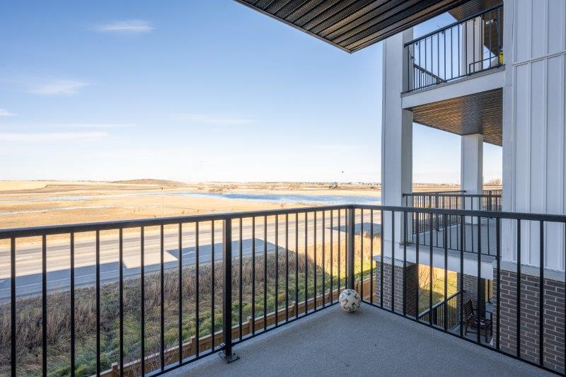 Chestermere, 2 Bedrooms Bedrooms, 0 ,2 BathroomsBathrooms,Condos/Townhouses,For Rent,Lockwood,0,3326 Chestermere, 2 Bedrooms Bedrooms, 0 ,2 BathroomsBathrooms,Condos/Townhouses,For Rent,Lockwood,0,3326