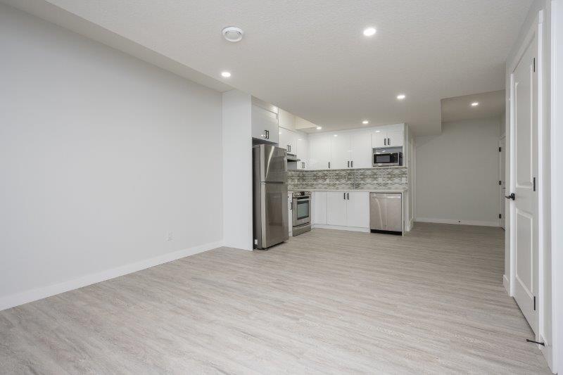 58 Creekview Gardens SW (lower suite), Calgary, 1 Bedroom Bedrooms, 0 ,1 BathroomBathrooms,Houses,For Rent,58 Creekview Gardens SW (lower suite),0,3337