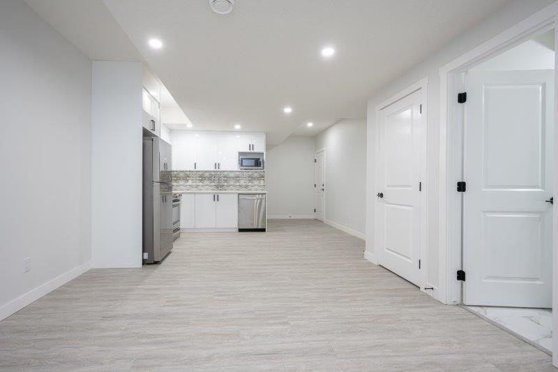 58 Creekview Gardens SW (lower suite), Calgary, 1 Bedroom Bedrooms, 0 ,1 BathroomBathrooms,Houses,For Rent,58 Creekview Gardens SW (lower suite),0,3337