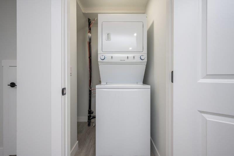 58 Creekview Gardens SW (lower suite), Calgary, 1 Bedroom Bedrooms, 0 ,1 BathroomBathrooms,Houses,For Rent,58 Creekview Gardens SW (lower suite),0,3337