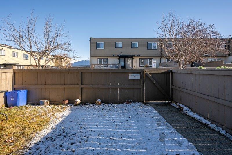 87, 3809 45 Street SW, Calgary, 3 Bedrooms Bedrooms, 0 ,1 BathroomBathrooms,Condos/Townhouses,For Rent,87, 3809 45 Street SW,0,3338