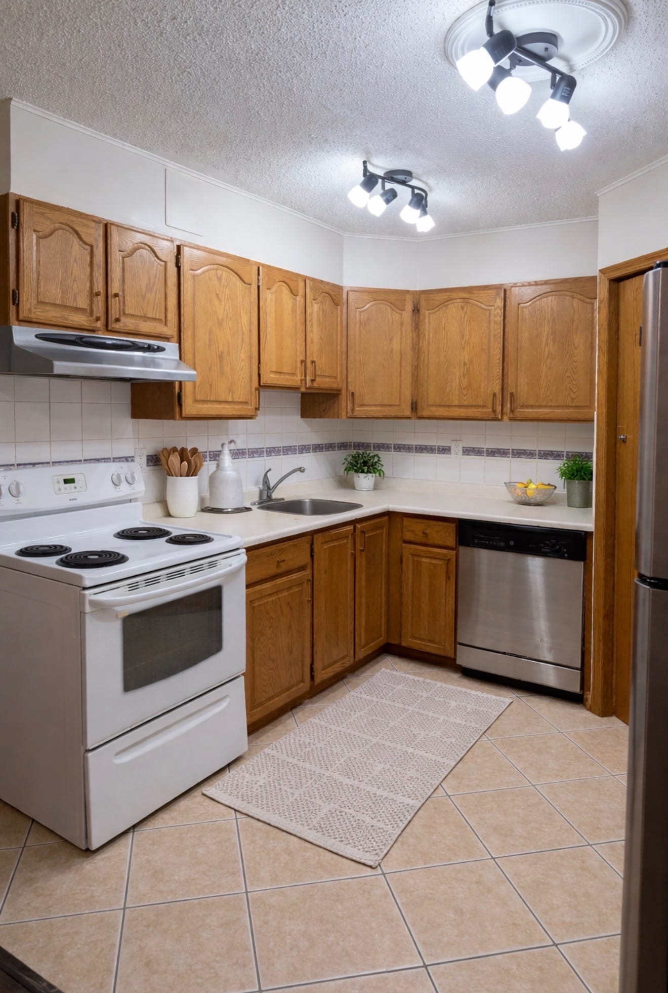 87, 3809 45 Street SW, Calgary, 3 Bedrooms Bedrooms, 0 ,1 BathroomBathrooms,Condos/Townhouses,For Rent,87, 3809 45 Street SW,0,3338