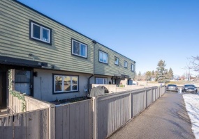 87, 3809 45 Street SW, Calgary, 3 Bedrooms Bedrooms, 0 ,1 BathroomBathrooms,Condos/Townhouses,For Rent,87, 3809 45 Street SW,0,3338