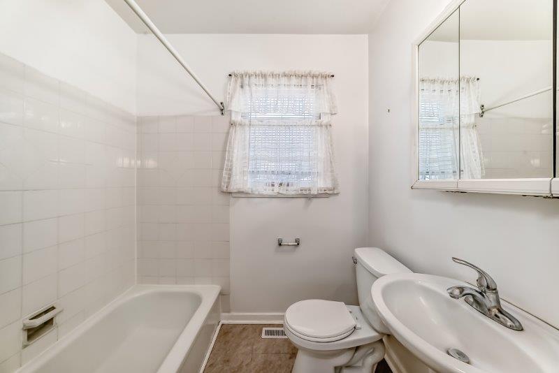 528 17 Avenue NE, Calgary, 2 Bedrooms Bedrooms, 0 ,1 BathroomBathrooms,Houses,For Rent,528 17 Avenue NE,0,3340 528 17 Avenue NE, Calgary, 2 Bedrooms Bedrooms, 0 ,1 BathroomBathrooms,Houses,For Rent,528 17 Avenue NE,0,3340