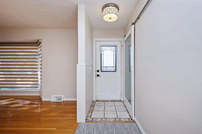 1040 18 Street Northeast, Calgary, 5 Bedrooms Bedrooms, 0 ,2 BathroomsBathrooms,Houses,For Rent,1040 18 Street Northeast,0,3346 1040 18 Street Northeast, Calgary, 5 Bedrooms Bedrooms, 0 ,2 BathroomsBathrooms,Houses,For Rent,1040 18 Street Northeast,0,3346