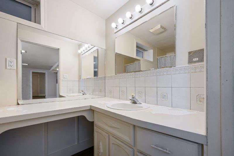 1040 18 Street Northeast, Calgary, 5 Bedrooms Bedrooms, 0 ,2 BathroomsBathrooms,Houses,For Rent,1040 18 Street Northeast,0,3346 1040 18 Street Northeast, Calgary, 5 Bedrooms Bedrooms, 0 ,2 BathroomsBathrooms,Houses,For Rent,1040 18 Street Northeast,0,3346