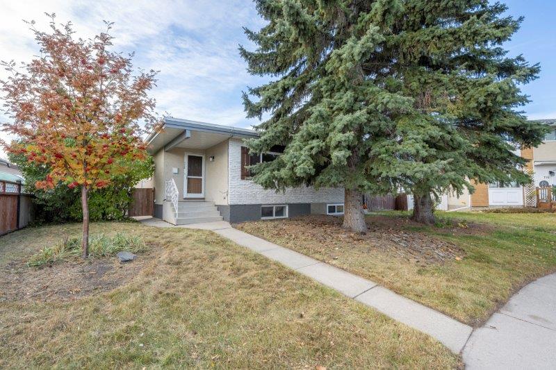 112 Pennsburg Way Southeast, Calgary, 2 Bedrooms Bedrooms, 0 ,1 BathroomBathrooms,Houses,For Rent,112 Pennsburg Way Southeast,0,3354