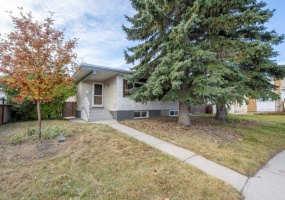 112 Pennsburg Way Southeast, Calgary, 2 Bedrooms Bedrooms, 0 ,1 BathroomBathrooms,Houses,For Rent,112 Pennsburg Way Southeast,0,3354