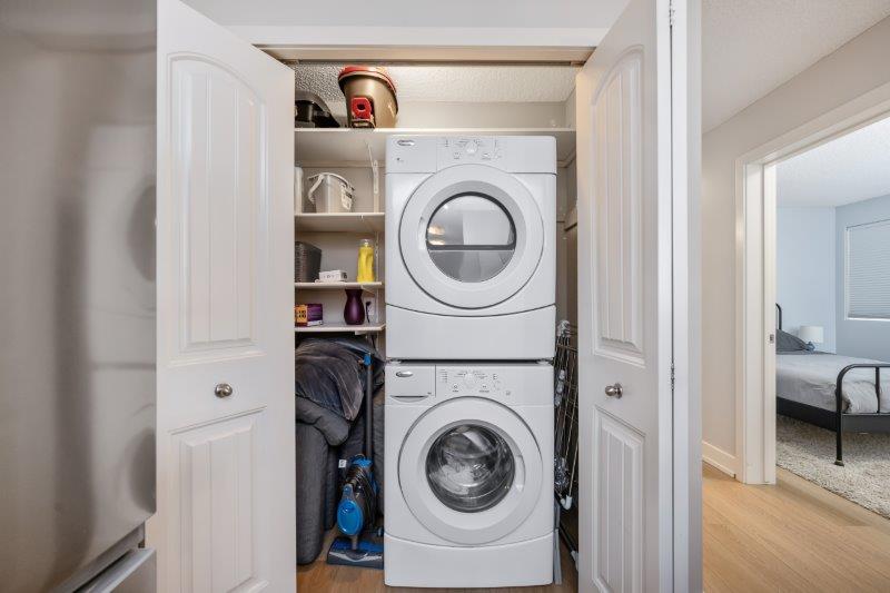 2, 220 Village Terrace Southwest, Calgary, 2 Bedrooms Bedrooms, 0 ,2 BathroomsBathrooms,Condos/Townhouses,For Rent,The News,2, 220 Village Terrace Southwest,0,3355