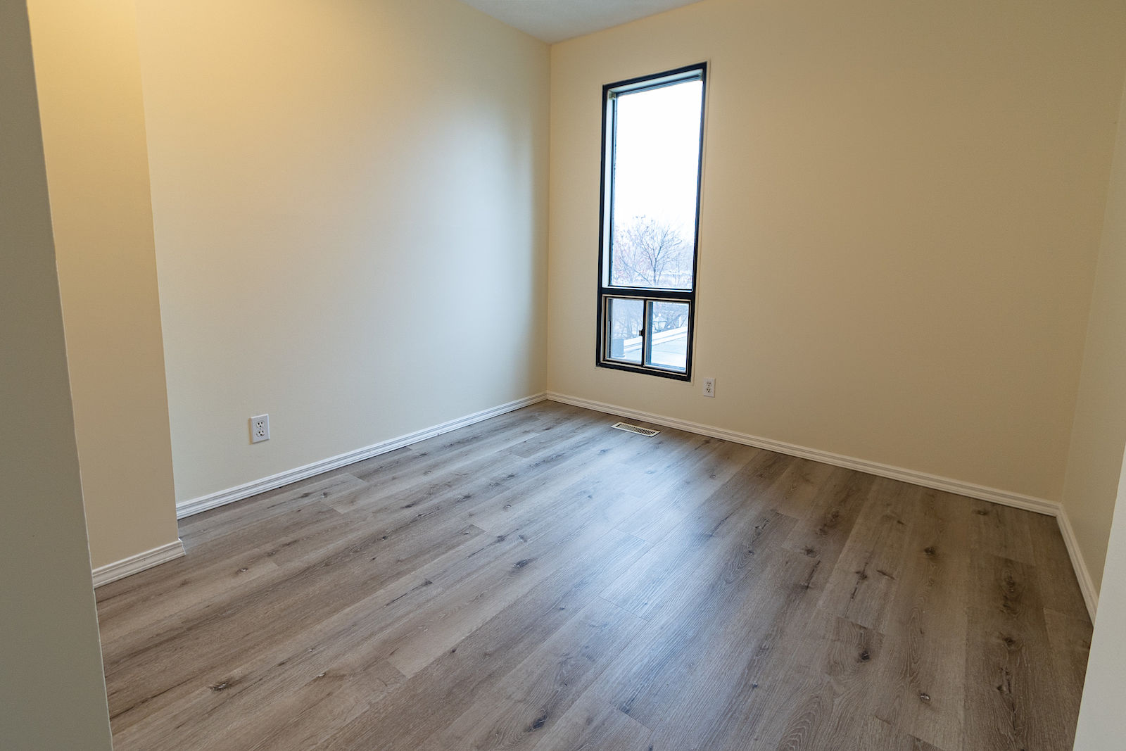 1511, 11010 Bonaventure Drive South East, Calgary, 3 Bedrooms Bedrooms, 0 ,1.5 BathroomsBathrooms,Condos/Townhouses,For Rent,Willow Court Green,1511, 11010 Bonaventure Drive South East,0,3358