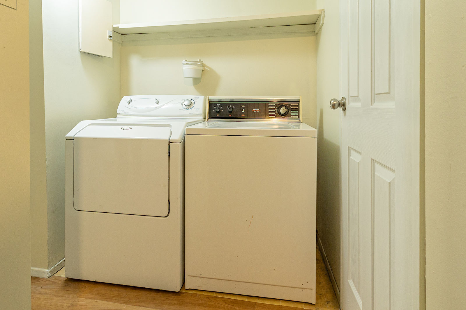 1511, 11010 Bonaventure Drive South East, Calgary, 3 Bedrooms Bedrooms, 0 ,1.5 BathroomsBathrooms,Condos/Townhouses,For Rent,Willow Court Green,1511, 11010 Bonaventure Drive South East,0,3358