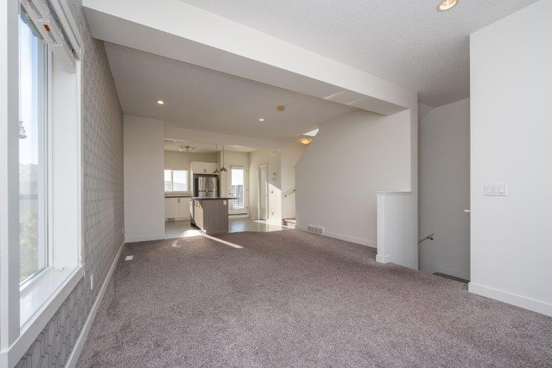 10 Walden Lane Southeast, Calgary, 3 Bedrooms Bedrooms, 0 ,3 BathroomsBathrooms,Condos/Townhouses,For Rent,Axis,10 Walden Lane Southeast,0,3359