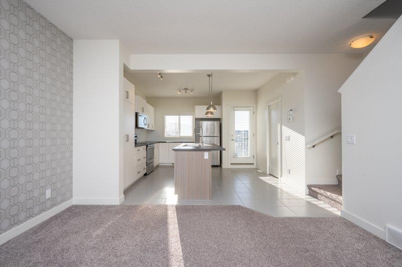 10 Walden Lane Southeast, Calgary, 3 Bedrooms Bedrooms, 0 ,3 BathroomsBathrooms,Condos/Townhouses,For Rent,Axis,10 Walden Lane Southeast,0,3359