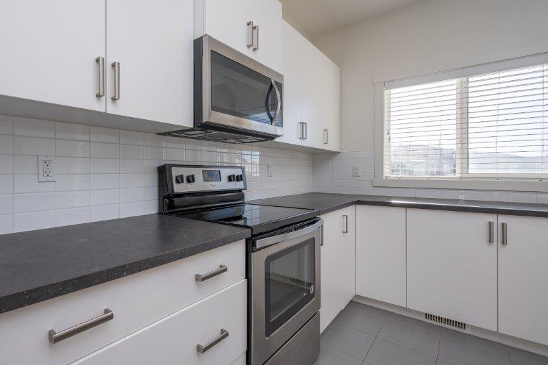 10 Walden Lane Southeast, Calgary, 3 Bedrooms Bedrooms, 0 ,3 BathroomsBathrooms,Condos/Townhouses,For Rent,Axis,10 Walden Lane Southeast,0,3359