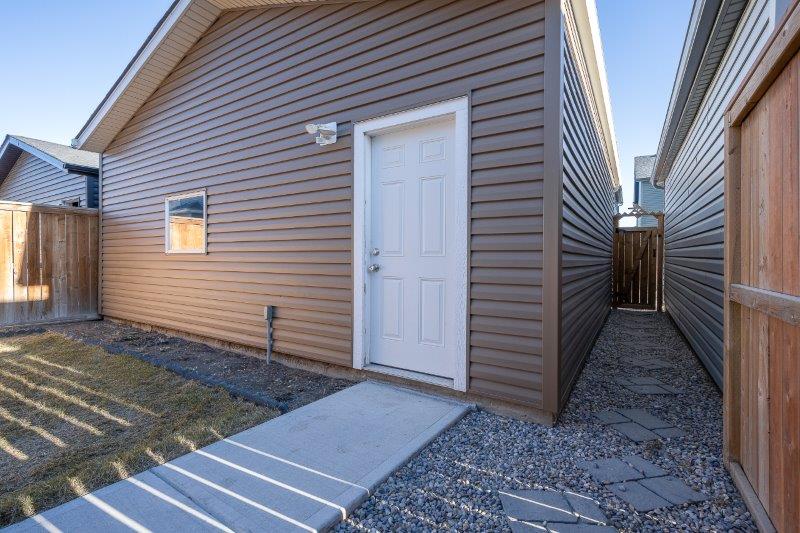 26 Howse Row Northeast, Calgary, 3 Bedrooms Bedrooms, 0 ,2.5 BathroomsBathrooms,Houses,For Rent,26 Howse Row Northeast,0,3360