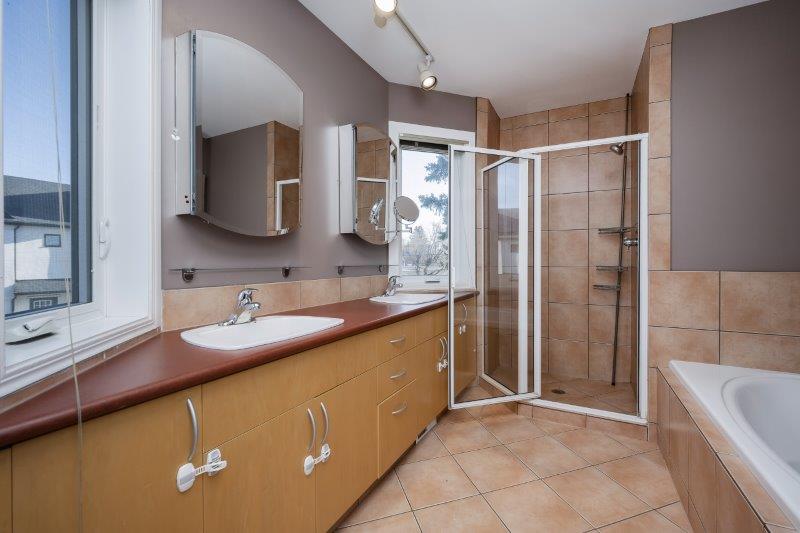 2175 11 Street Northwest, Calgary, 3 Bedrooms Bedrooms, 0 ,3.5 BathroomsBathrooms,Houses,For Rent,2175 11 Street Northwest,0,3361