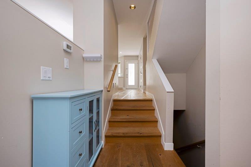 2175 11 Street Northwest, Calgary, 3 Bedrooms Bedrooms, 0 ,3.5 BathroomsBathrooms,Houses,For Rent,2175 11 Street Northwest,0,3361