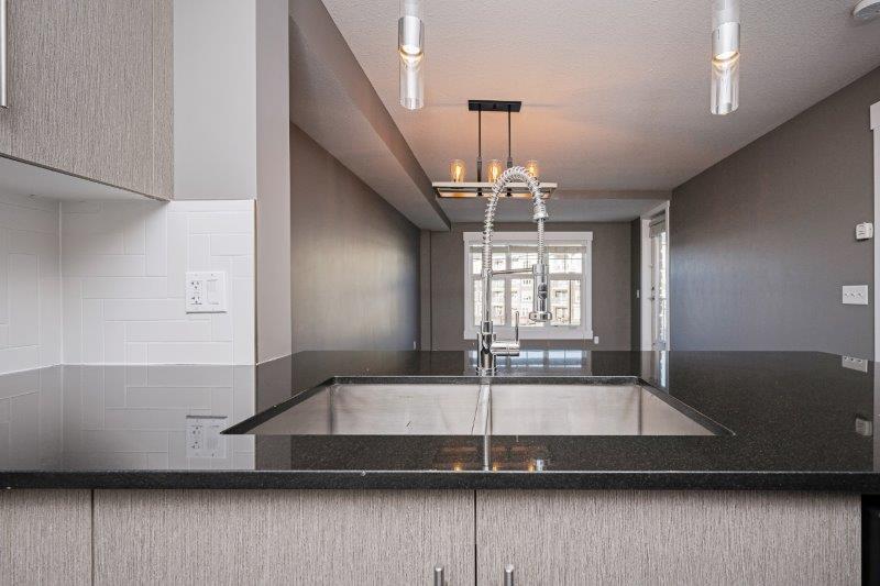 2215, 11 Mahogany Row SE, Calgary, 1.5 Bedrooms Bedrooms, 0 ,1 BathroomBathrooms,Condos/Townhouses,For Rent,51 Oak,2215, 11 Mahogany Row SE,0,3363