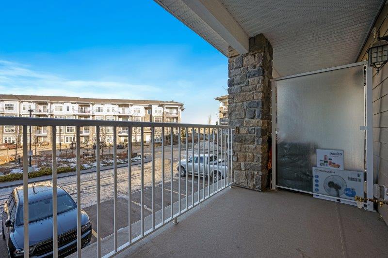 2215, 11 Mahogany Row SE, Calgary, 1.5 Bedrooms Bedrooms, 0 ,1 BathroomBathrooms,Condos/Townhouses,For Rent,51 Oak,2215, 11 Mahogany Row SE,0,3363