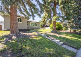 239R Allan Cres SE, Calgary, 2 Bedrooms Bedrooms, 0 ,1 BathroomBathrooms,Houses,For Rent,239R Allan Cres SE,0,3366
