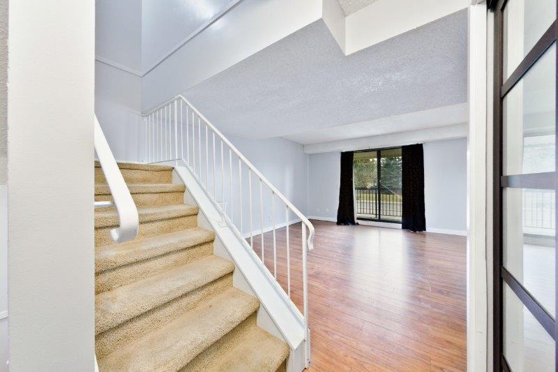 911, 2200 Woodview Drive Southwest, Calgary, 2 Bedrooms Bedrooms, 0 ,1 BathroomBathrooms,Condos/Townhouses,Rented,Sierra Gardens,911, 2200 Woodview Drive Southwest,0,3367