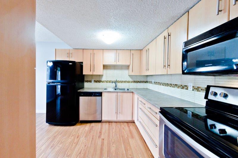 911, 2200 Woodview Drive Southwest, Calgary, 2 Bedrooms Bedrooms, 0 ,1 BathroomBathrooms,Condos/Townhouses,Rented,Sierra Gardens,911, 2200 Woodview Drive Southwest,0,3367