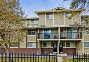 911, 2200 Woodview Drive Southwest, Calgary, 2 Bedrooms Bedrooms, 0 ,1 BathroomBathrooms,Condos/Townhouses,Rented,Sierra Gardens,911, 2200 Woodview Drive Southwest,0,3367