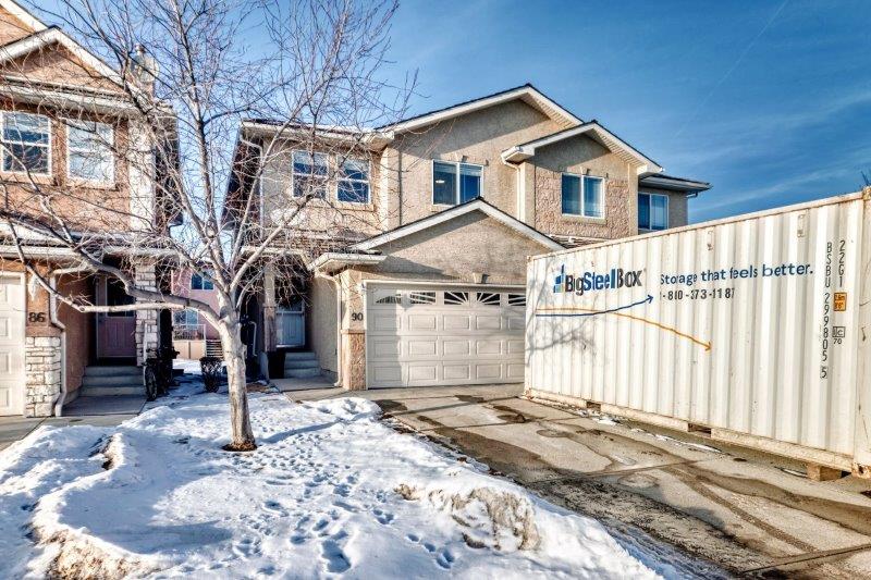 90 Royal Crest Point NW, Calgary, 3 Bedrooms Bedrooms, 0 ,2.5 BathroomsBathrooms,Houses,For Rent,90 Royal Crest Point NW,0,3368