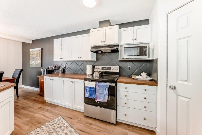 90 Royal Crest Point NW, Calgary, 3 Bedrooms Bedrooms, 0 ,2.5 BathroomsBathrooms,Houses,For Rent,90 Royal Crest Point NW,0,3368