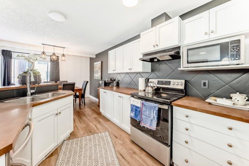 90 Royal Crest Point NW, Calgary, 3 Bedrooms Bedrooms, 0 ,2.5 BathroomsBathrooms,Houses,For Rent,90 Royal Crest Point NW,0,3368