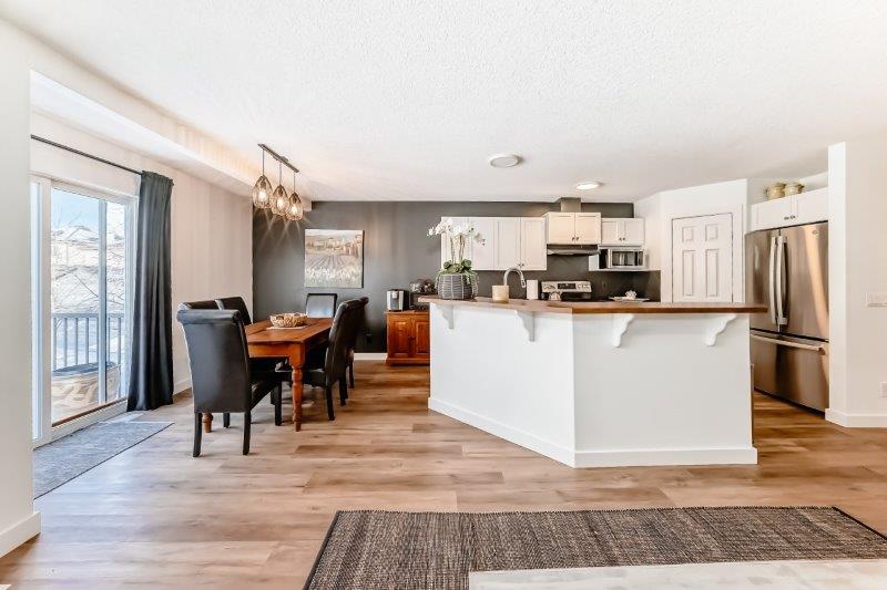 90 Royal Crest Point NW, Calgary, 3 Bedrooms Bedrooms, 0 ,2.5 BathroomsBathrooms,Houses,For Rent,90 Royal Crest Point NW,0,3368